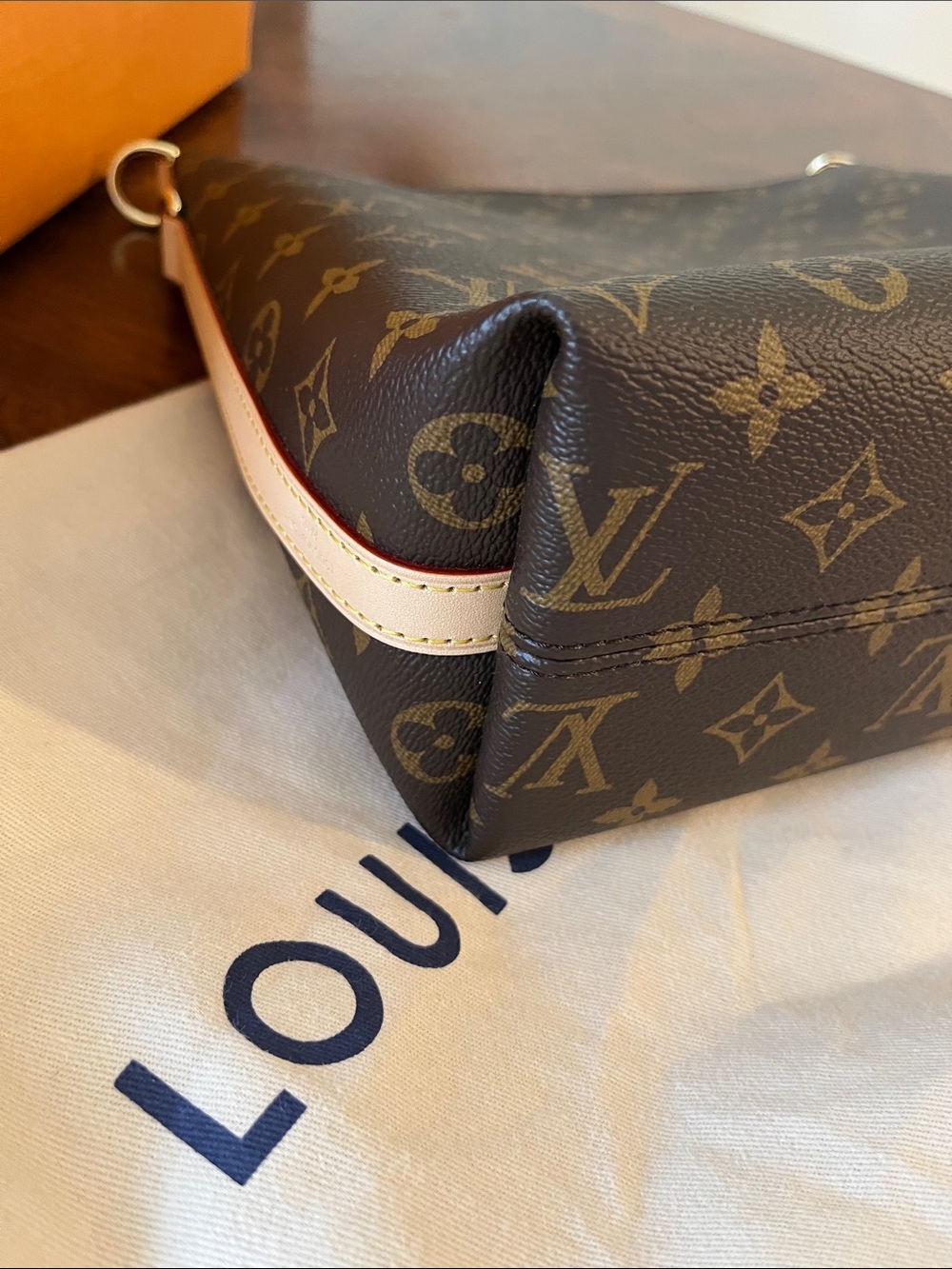 Louis Vuitton Monogram Canvas Multipass with Gold & leather Chain Detail - Picture 15 of 16